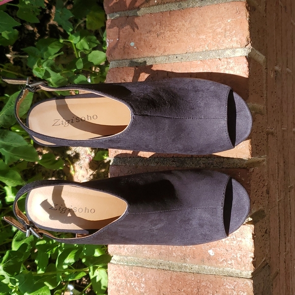 5/$25 - Zigi soho platform wedges- sz. 9.5 - Picture 3 of 8